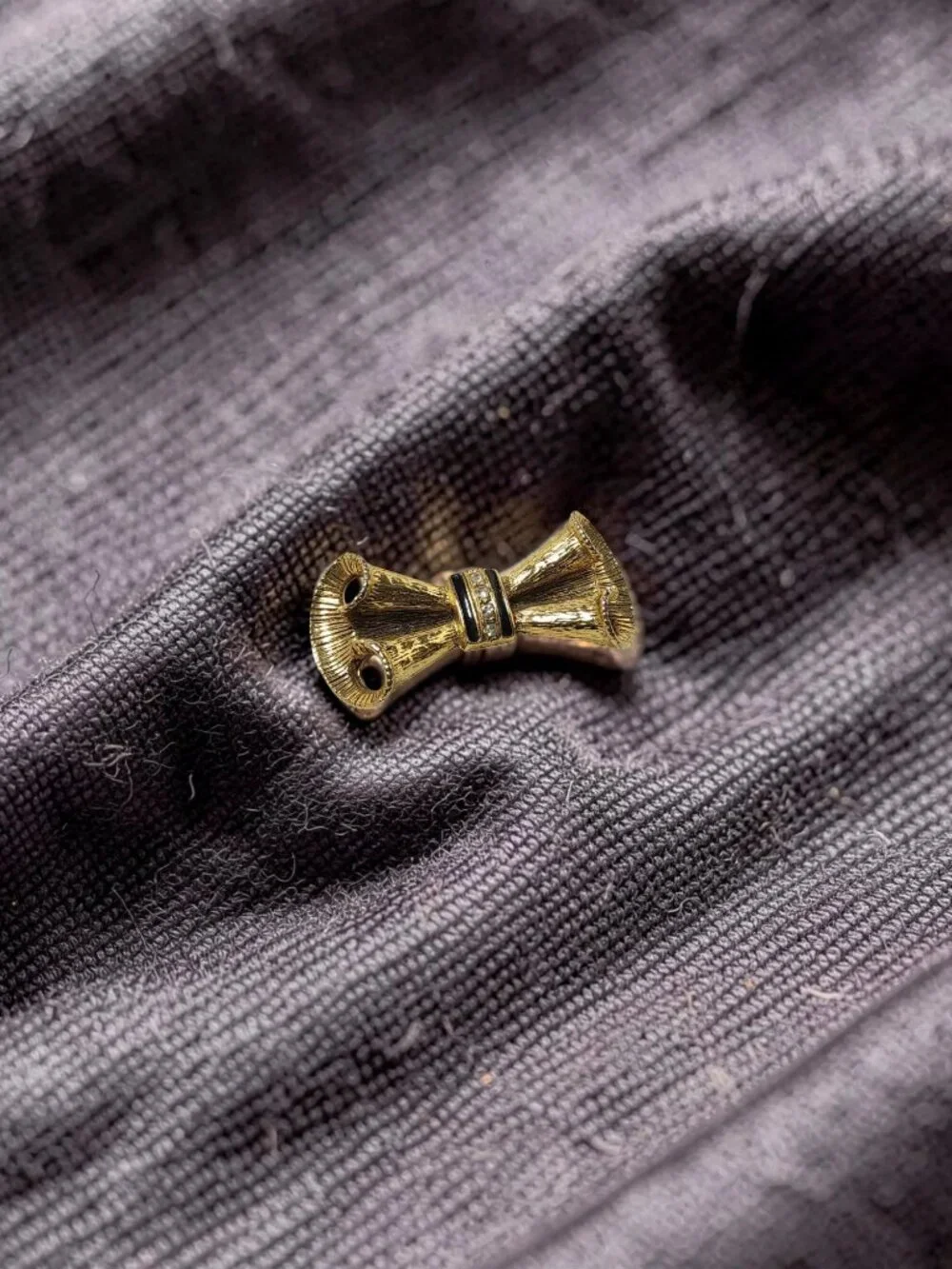 vintage gold tone & chrystals ribbon bow brooch.